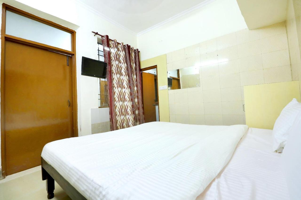 Spot On 44679 Hotel Samrat Sohāna Εξωτερικό φωτογραφία
