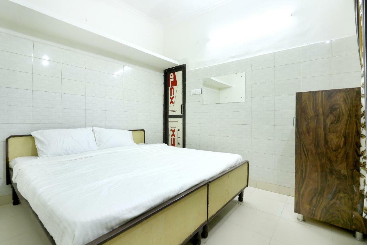 Spot On 44679 Hotel Samrat Sohāna Εξωτερικό φωτογραφία