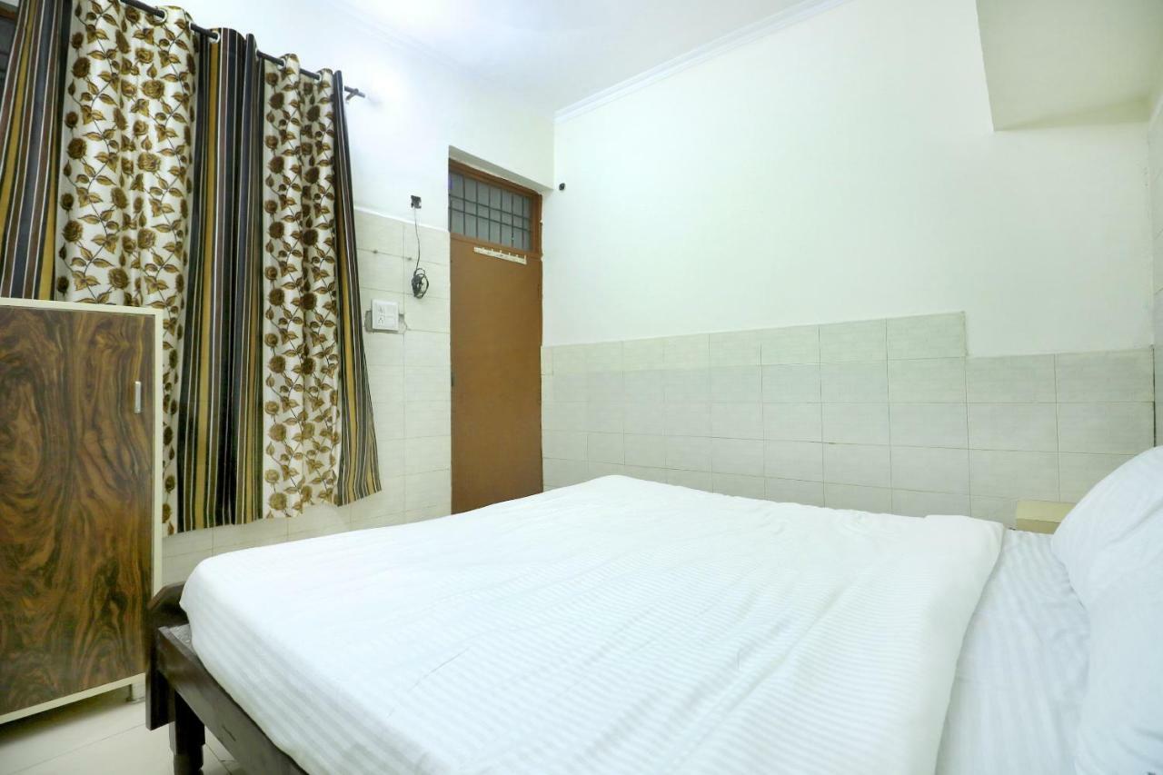 Spot On 44679 Hotel Samrat Sohāna Εξωτερικό φωτογραφία