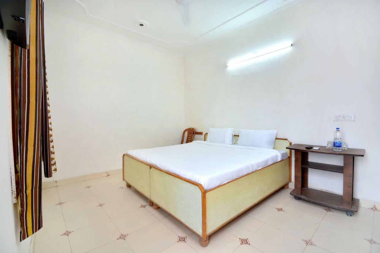 Spot On 44679 Hotel Samrat Sohāna Εξωτερικό φωτογραφία